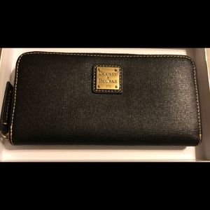 Dooney & Bourke Large Saffiano Zip Around Wallet